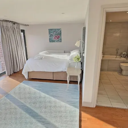 Barn Owl - Uk48510 * Kirk Hammerton