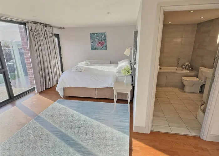 Barn Owl - Uk48510 * Kirk Hammerton